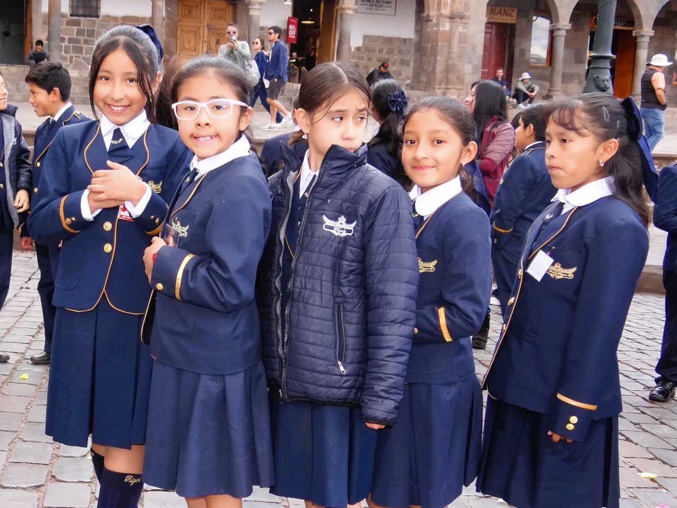 Desfile Aniversario Razuri Nivel Primario