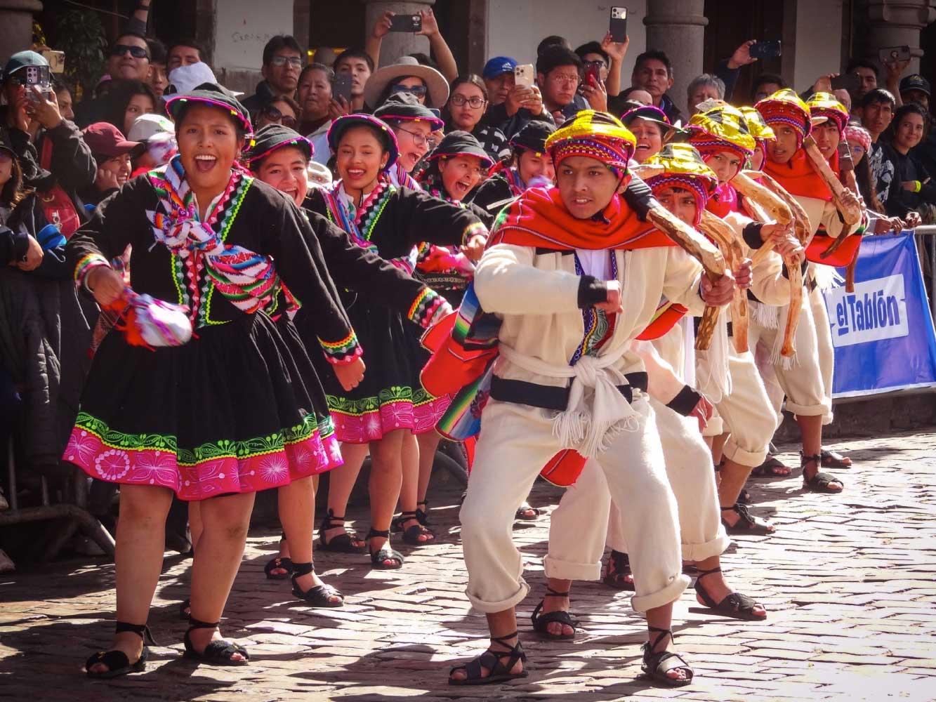 Entrega Y Amor Por El Colegio Jovenes Danzando Con Mucho Coraje 2025